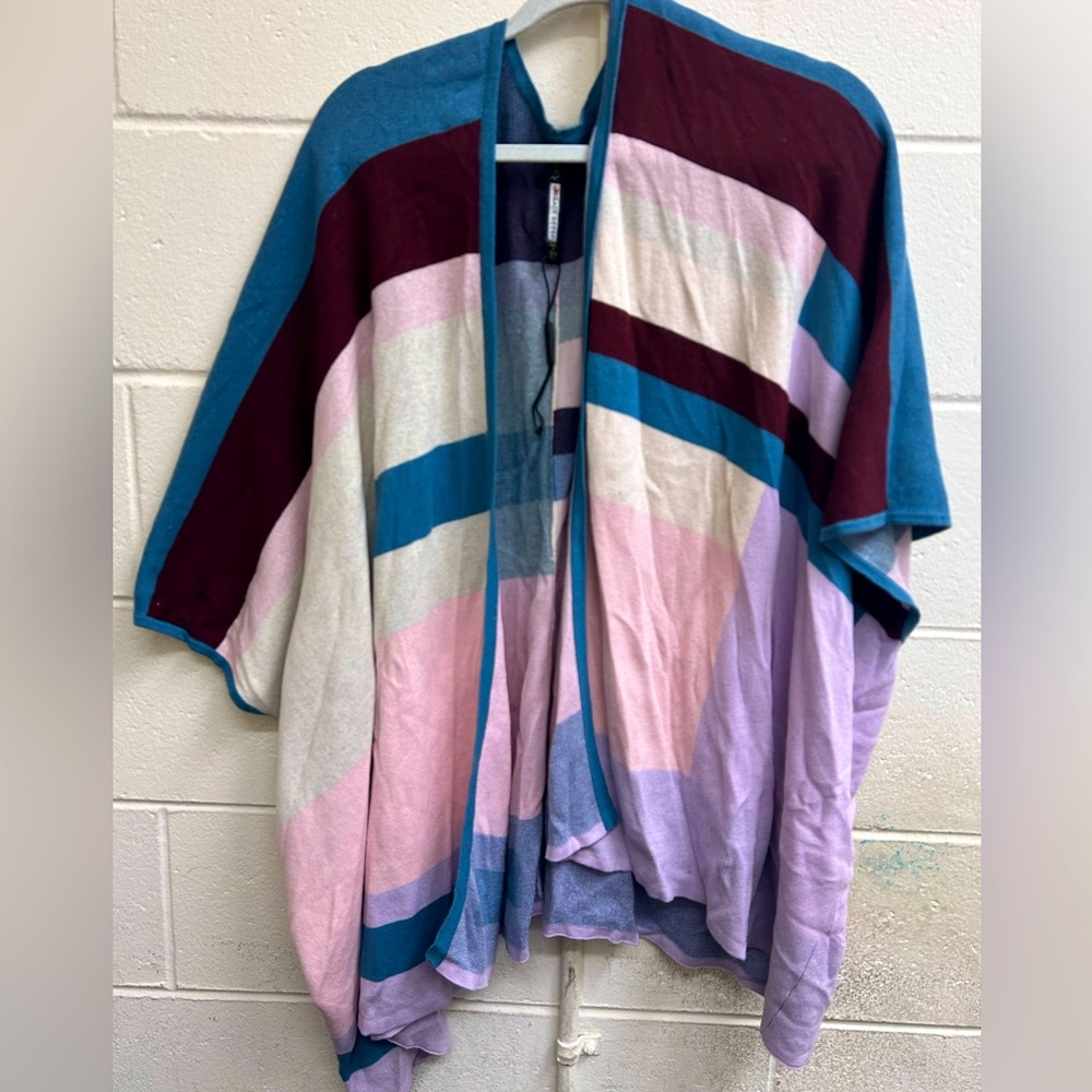 Woman’s over shirt poncho plenty by Tracy Reese xs